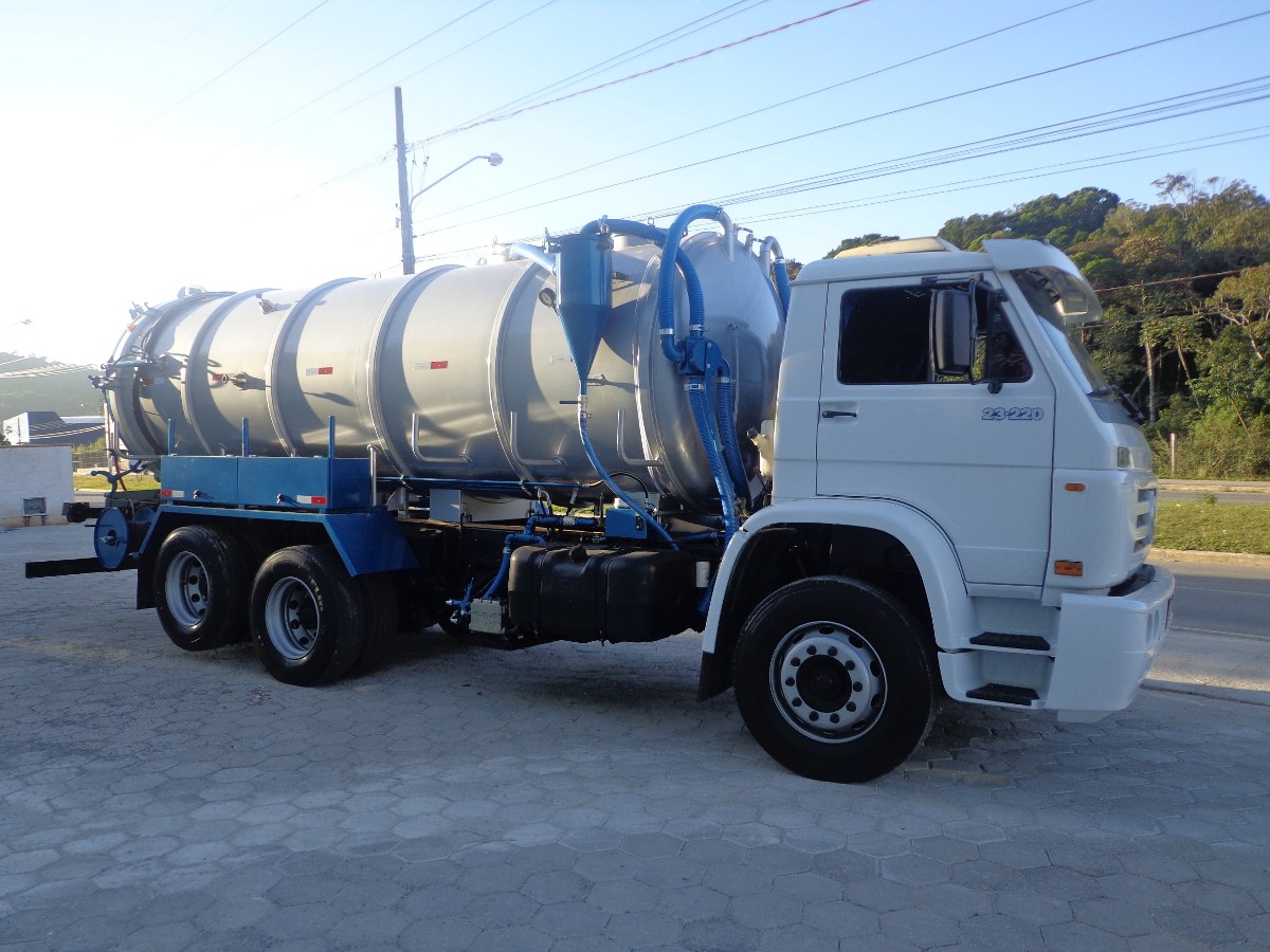 Caminhão Limpa Fossa em Franco da Rocha com máquina de alto desempenho